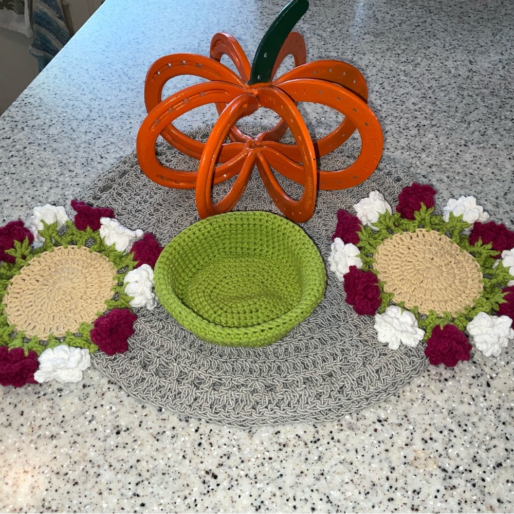 Handmade Crochet Coaster 2 Tulip Flower with basket - Picture 5 of 5